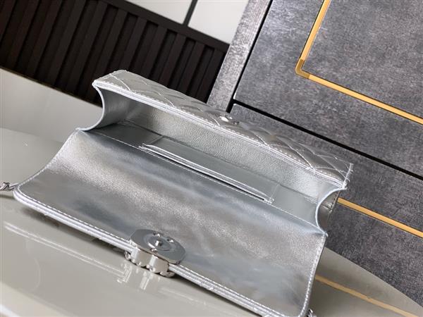 2026131222431794 590